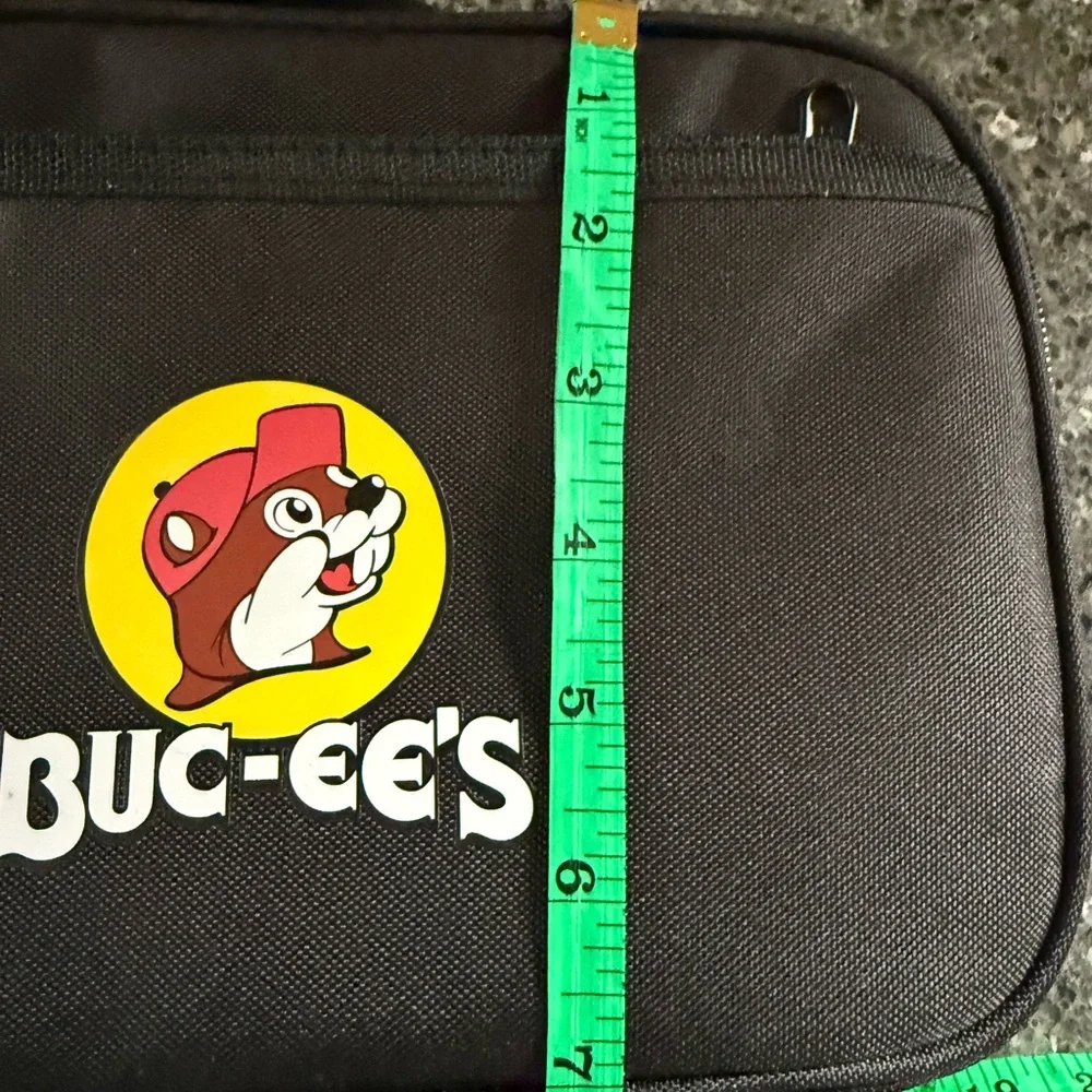 Buc-ee's Black Travel insulated lunch bag. Back2School